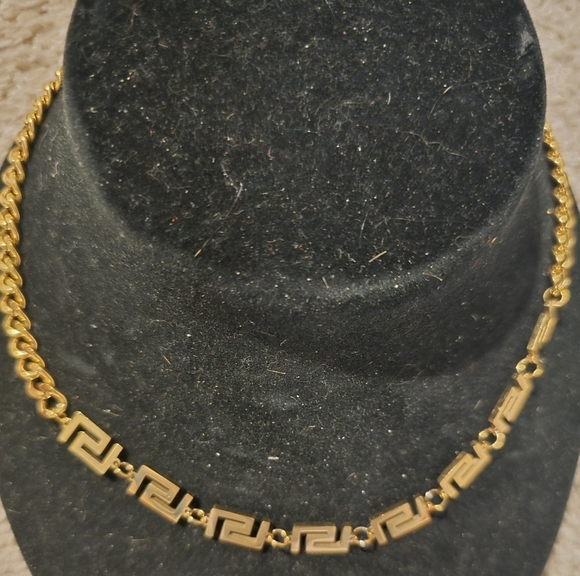 21kgp Dubai Jewelery- Elegant Gold Necklace - Picture 2 of 6